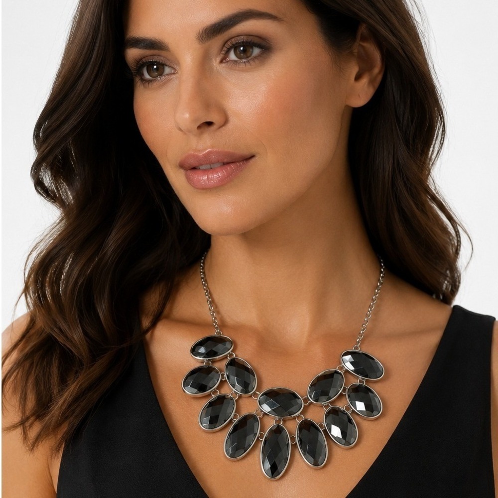Black Gem Faceted Pendant Necklace Silver Tone Elegant Women's Fashion Jewelry